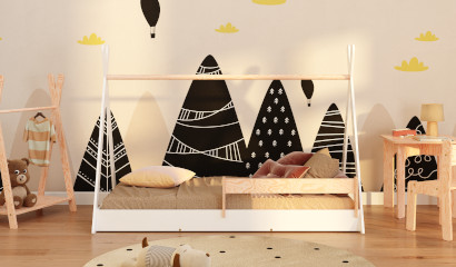 Drewniane przypodłogowe łóżko domek w stylu TIPI wykonane ze sklejki sosnowej w kolorze białym